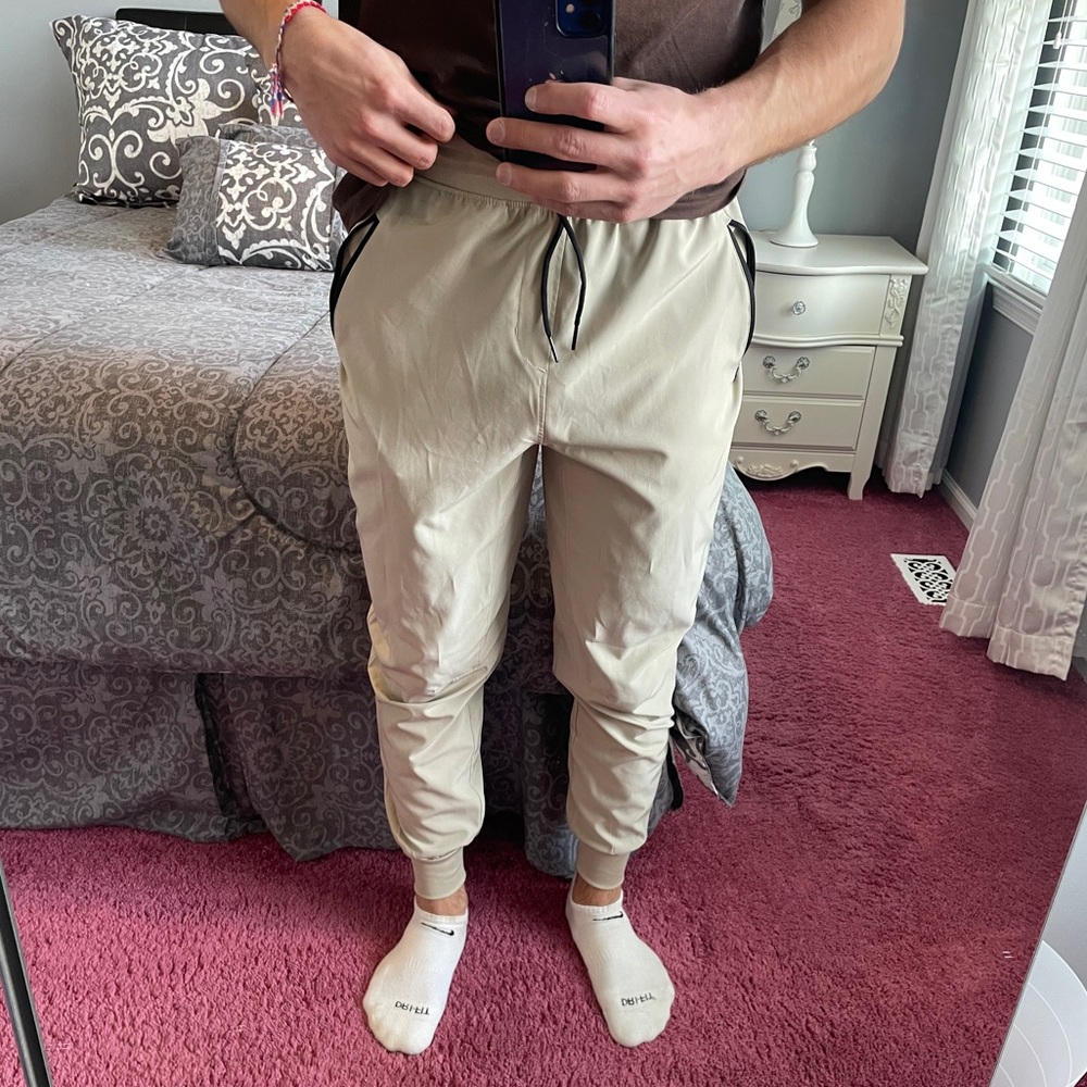 Men’s athletic joggers